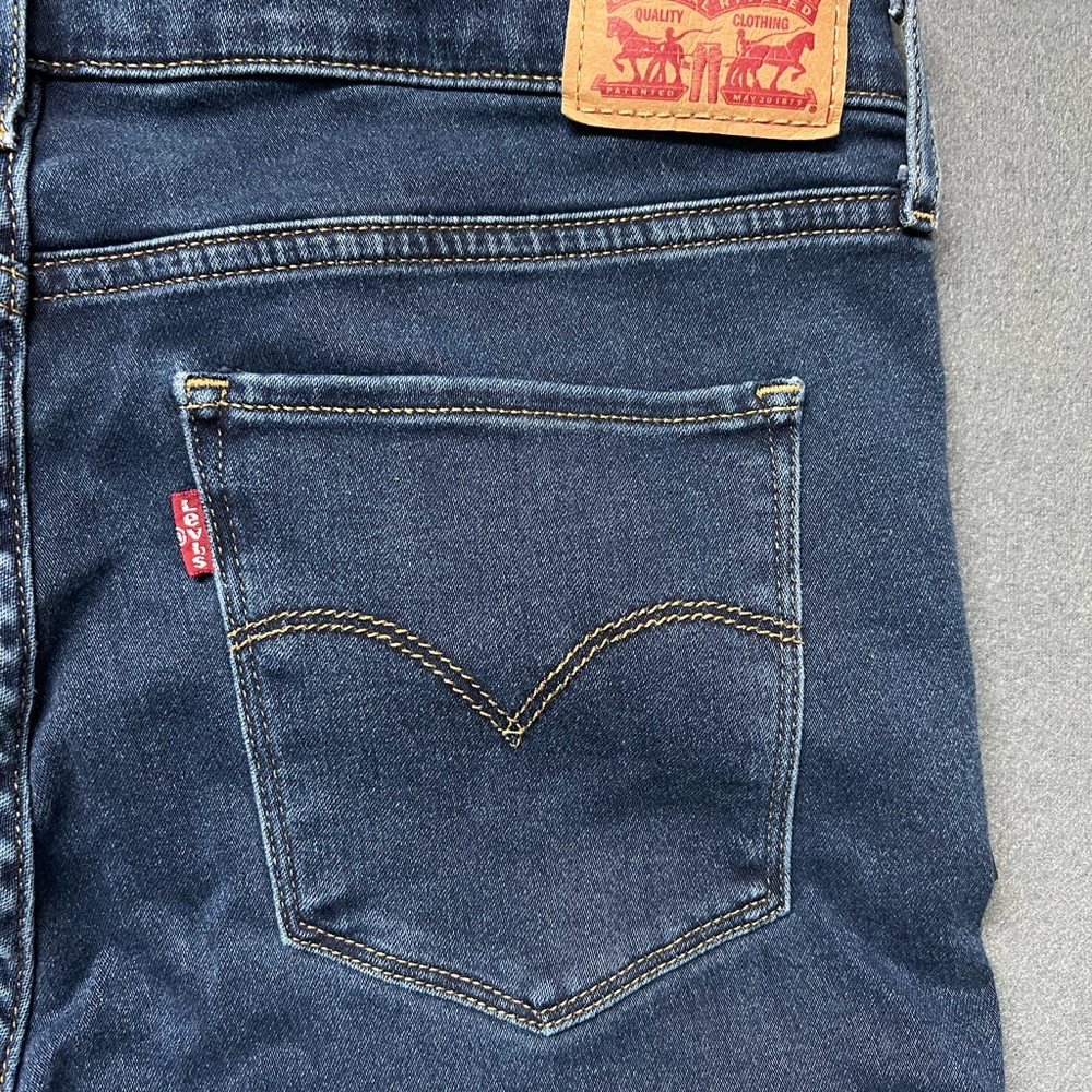 Womens Levi's 720 High Rise Super Skinny Jeans, Size 31